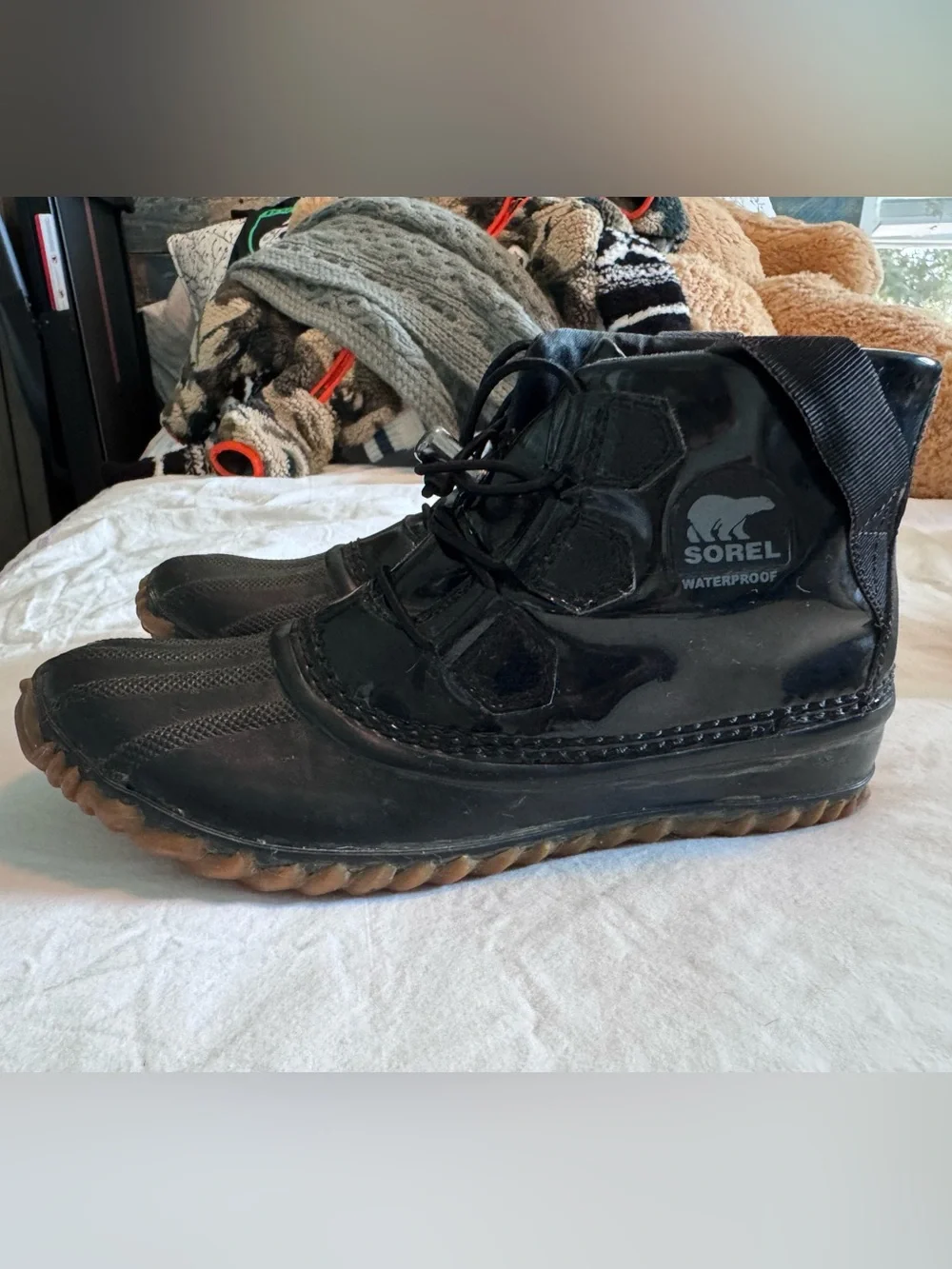 Sorel waterproof boots in patent black size 8 women’s